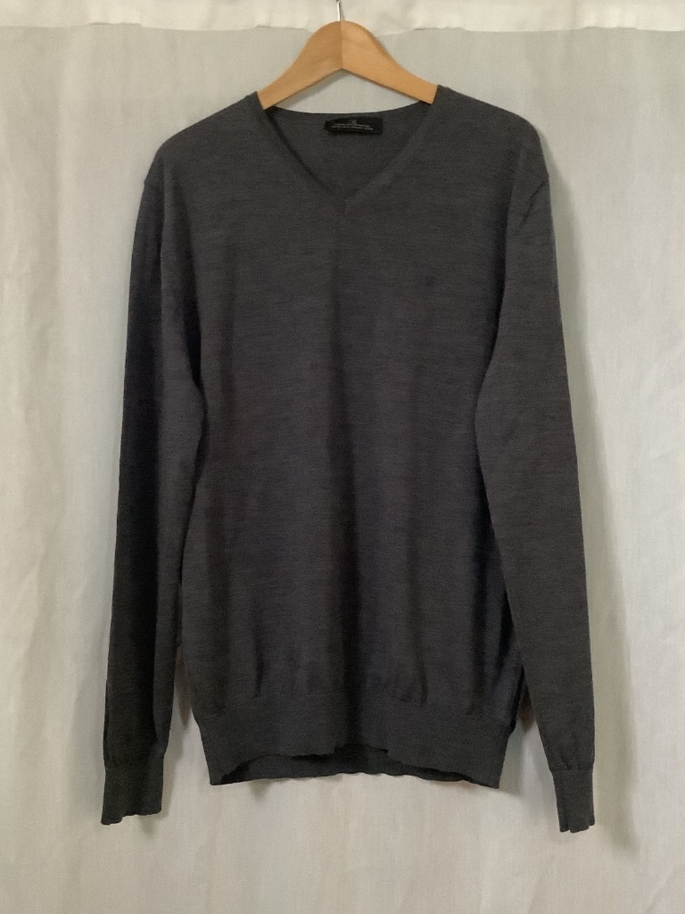 Carolina Herrera Men’s gray merino wool v-neck sweater